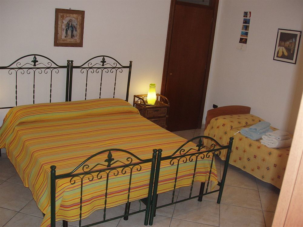 Residenza Del Sole Bed & Breakfast Surbo Екстериор снимка
